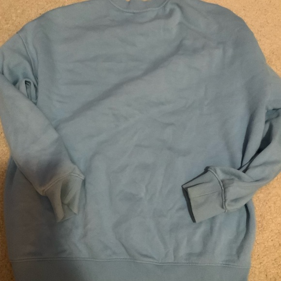 blue guess pull over - Picture 4 of 4